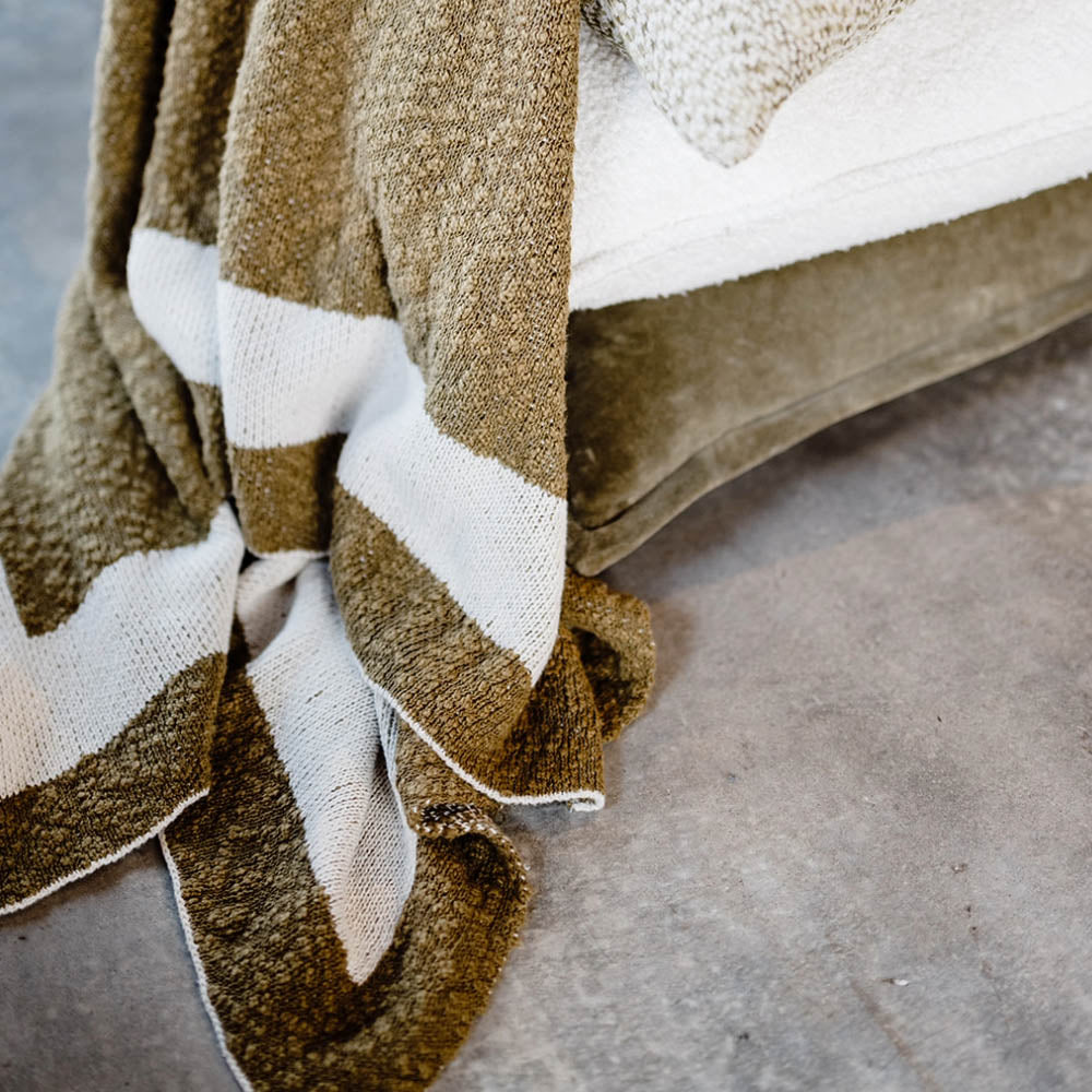 Zen Throw - Olive/White