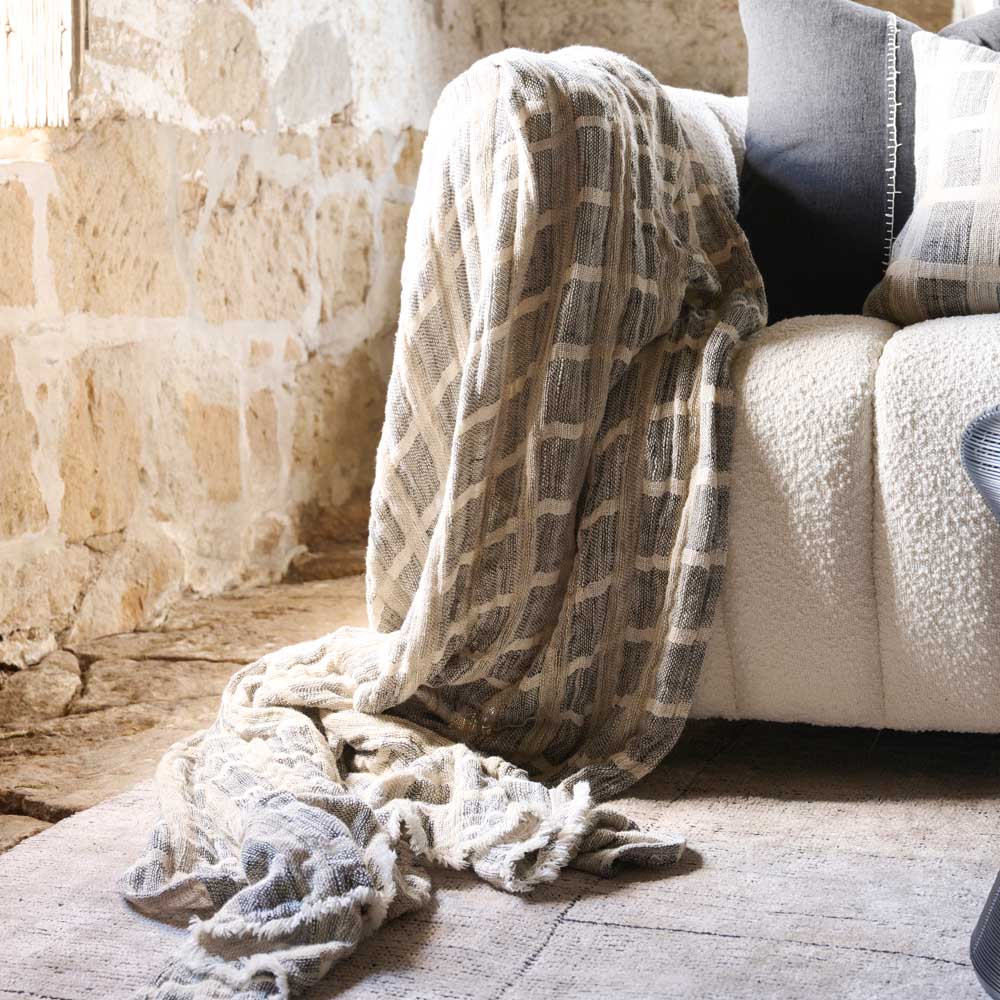 Petra Linen Throw