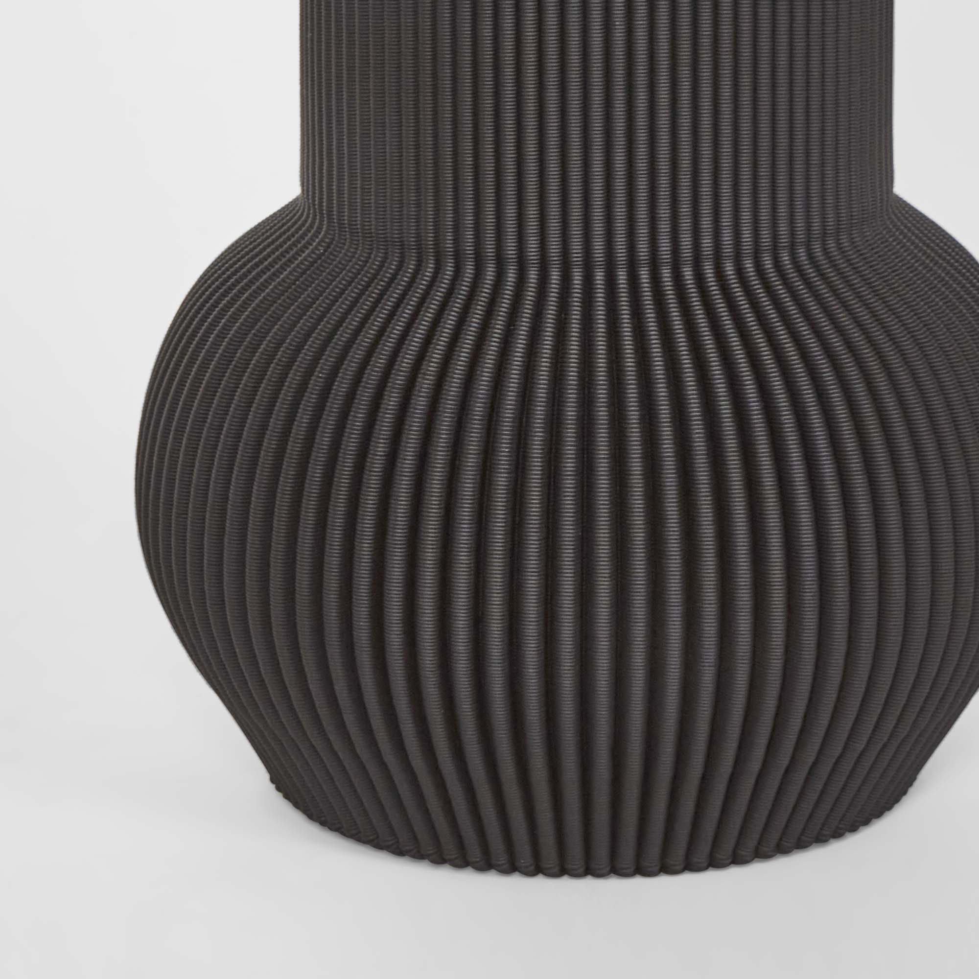 Hend 3D Vase Large - Black