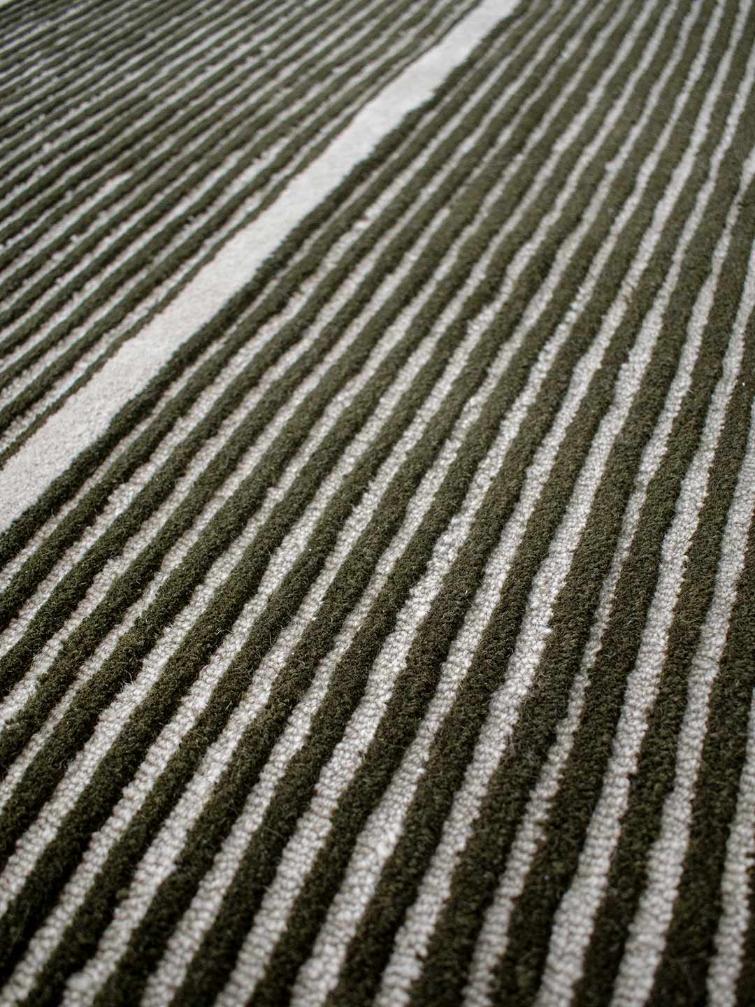 Viper Wool Rug - Olive