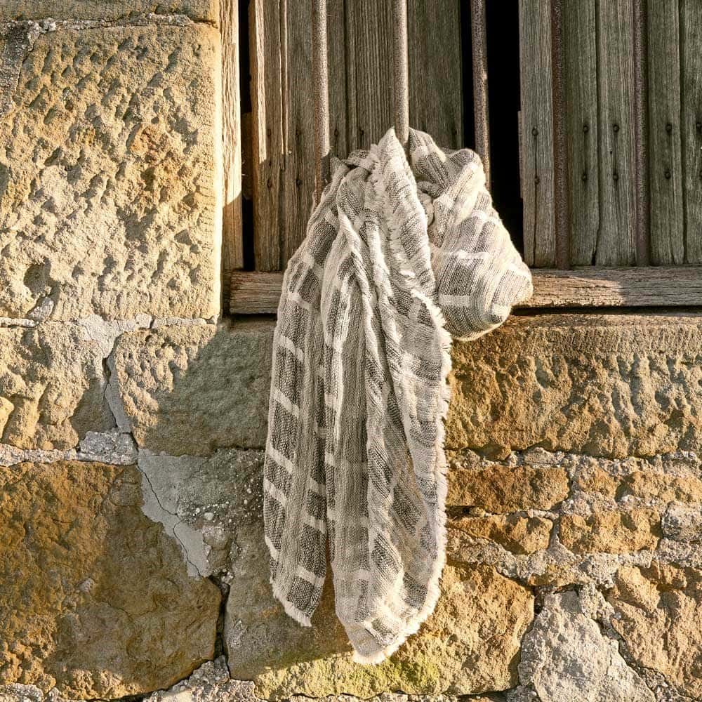 Petra Linen Throw