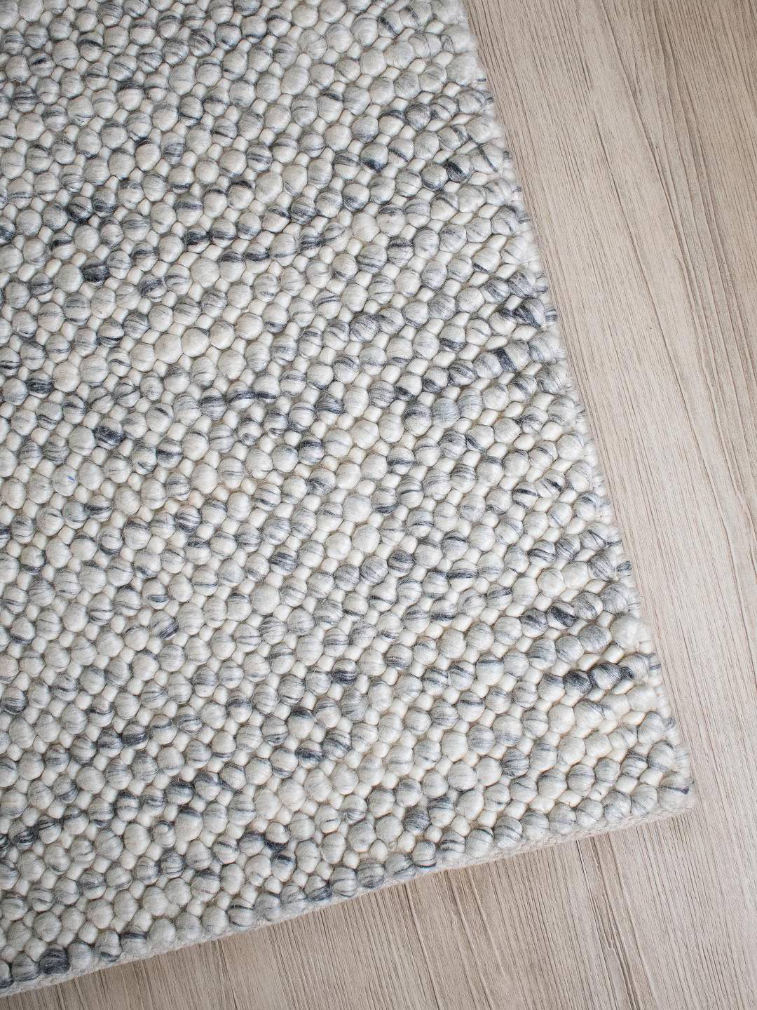 Magic Wool Rug - Ice
